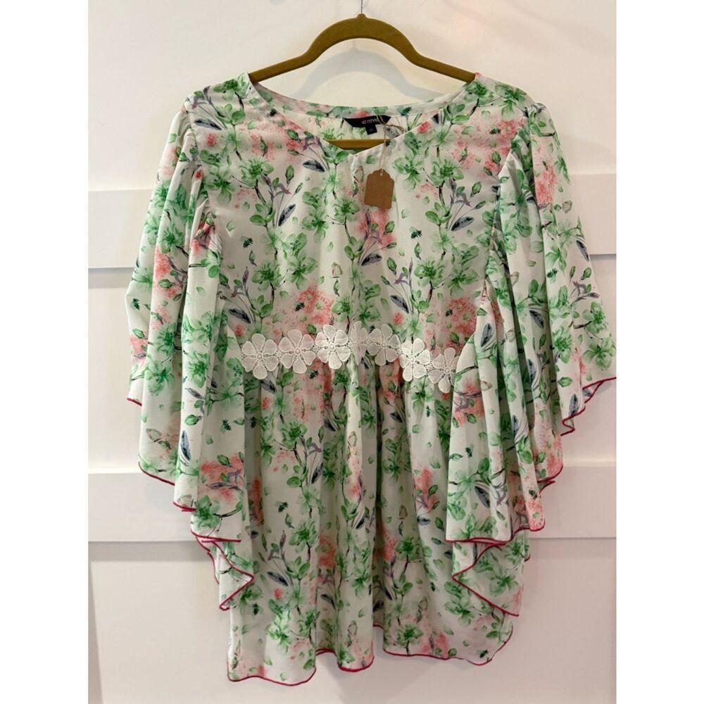 Le Reve Floral Lace Trim Flutter Sleeve Blouse - Green & Pink